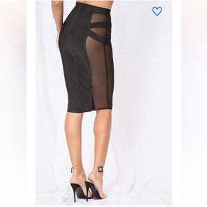 Revolve, superdown
darya side mesh skirt (sold out on revolve and superdown)